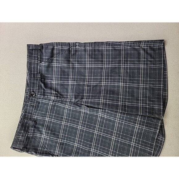 Under Armour Men 36 Black Plaid Golf Chino Short Slash Pockets Lightweight 11" - Picture 3 of 8